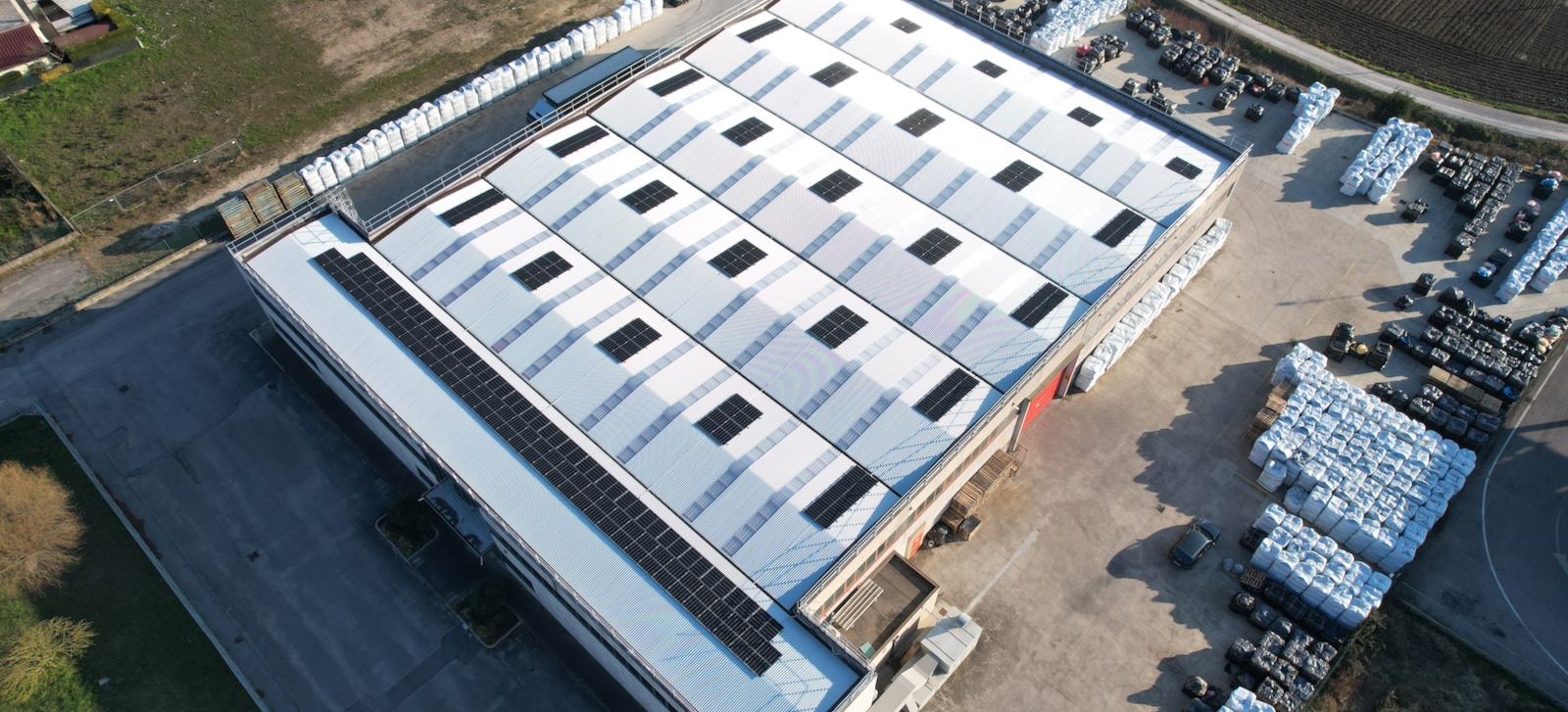 Azienda con impianto fotovoltaico